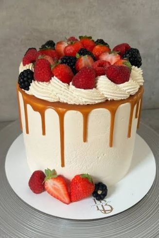 Pastel Gemiana Cakes — Caramelo drip